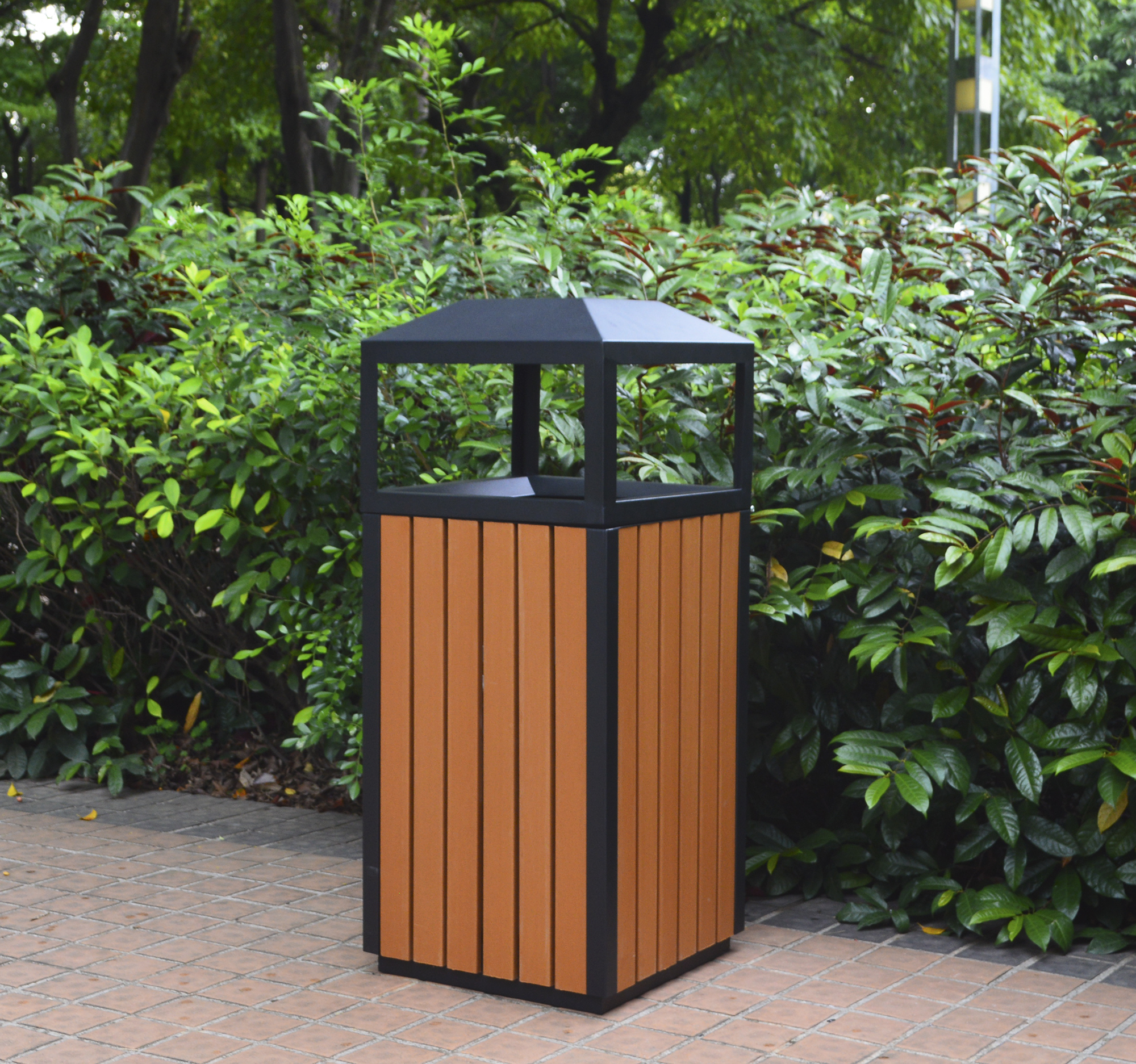 中国工場HW-04からの屋外プラスチック木材廃棄物ビン